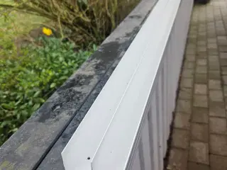 Skydelåger i sortglas