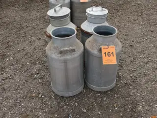 MÆLKEJUNGER, 4