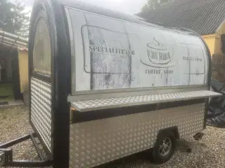 Foodtruck, salgsvogn med aludørk gulv mm.