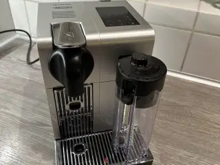 Nespresso DeLonghi kaffemaskine