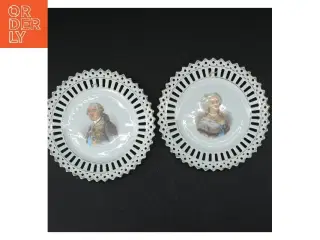 Dekorative porcelænstallerkner med blonde kanter