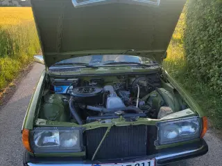 Mercedes W123 240D