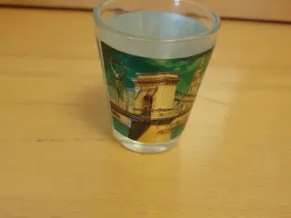 Budapest shotglas