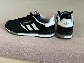 Adidas sko str 43 1/3