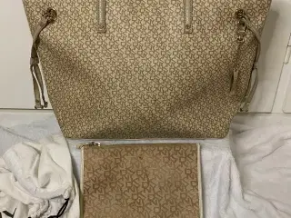 DKNY shopper + makeup pung