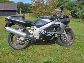 Lav km - Suzuki GSXR 600 cc