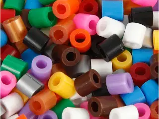 Rørperler med split, str. 5x5 mm, hulstr. 2,5 mm, medium, standardfarver, 1100ass./ 1 pk.
