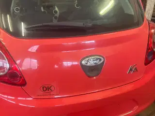Flot rød Ford ka