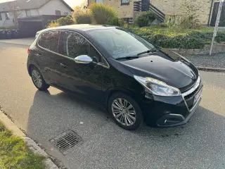 Peugeot 208 Diesel med masser af udstyr
