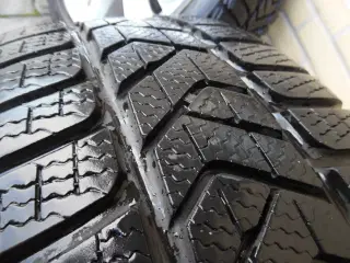 Originale Volvo alufælge m. Pirelli vinterdæk