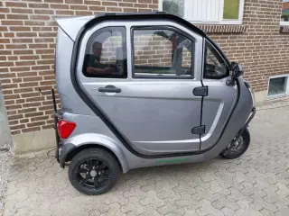 Næsten ny Bach 26 S125 Kabinescooter til halv pris