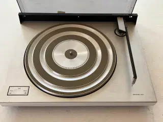 Nyserviceret Beogram 1900 pladespiller.