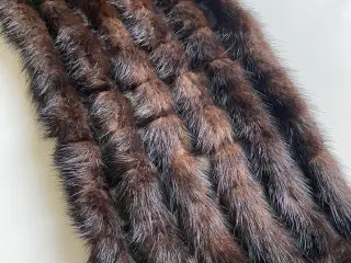 Brunt Minkhalstørklæde fra Natures Collection