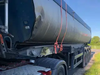 4akslet asfalt trailer