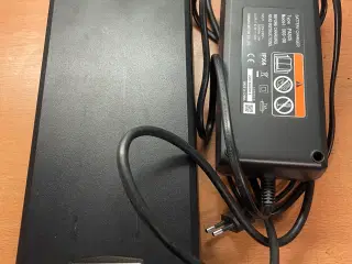 Yamaha batteri og lader