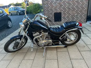 Suzuki VS 700 Intruder