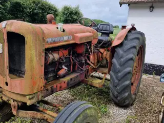 Nuffield 10/60 Traktor