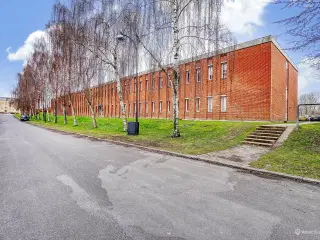 Velbeliggende ejendom i Birkerød. med 3 ledige kontorlejemål.