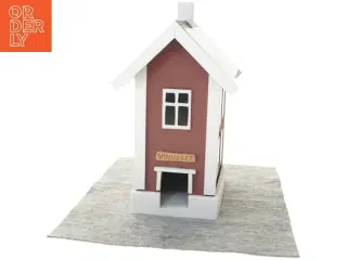 Vinholder i form af et hus (str. 40x23x17 cm)