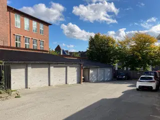 Parkeringsplads udlejes centralt i Hillerød