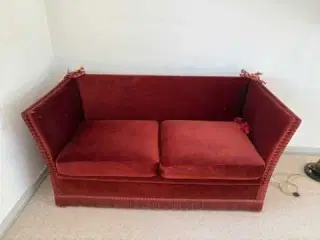 2 pers. sofa i rød plys