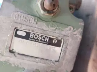 Mercedes V8 Bosch 0402678802