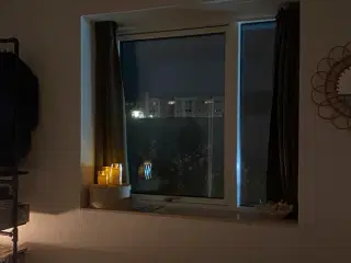 Brune IKEA mørklægningsgardiner