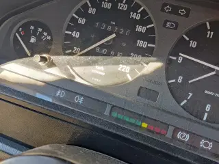 BMW 318I E30