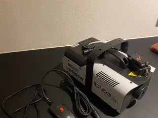 UDLEJES - Røgmaskine 900W