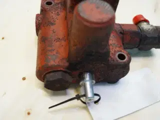 Dronningborg D7200 Hydraulikventil 28752048