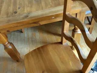 Spisebord + 10stole