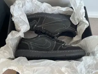 Air Jordan 1 Low x Travis Scott Black Phantom