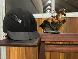 Ny ridehjelm 59-61 evt med Nisse...