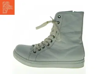 Hvid højtop sneaker fra Andrea Conti (str. 39)