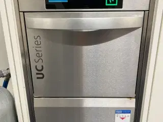 Opvaskemaskine WINTERHALTER UC-S V02 inkl. tryktank og åben sæk m. salt