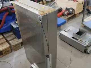 Lampe til industrikøkken