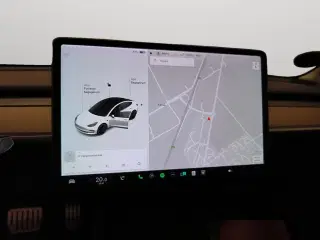 Tesla Model 3  Performance AWD