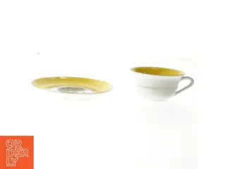 Tekop med underkop (str. Kop. ø. 7 cm. tallerken. ø. elve cm)