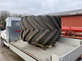 - - - 1050/50-R32