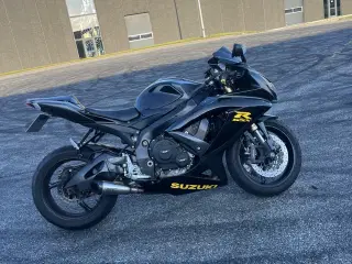 Suzuki gsxr 600