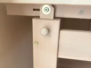 2 skriveborde fra ABC reol