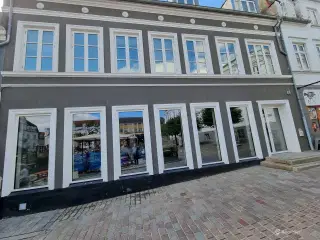 Butikslejemål med stor profilering i Viborg Centrum - i alt 130 kvm