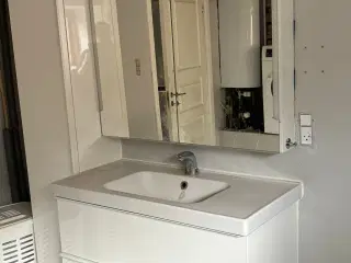 Håndvask/bord/skab/toilet