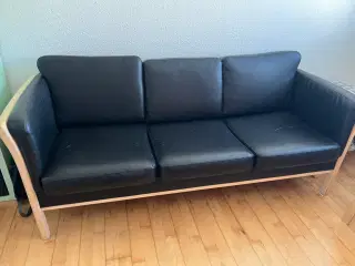 Sofa i lys eg