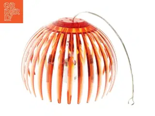 Rød pendellampe fra lampeguru (str. Ø 24 cm)