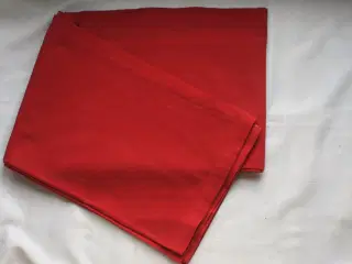 Mørk rød dug, 300 x 120 cm