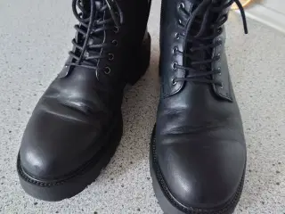 Vagabond boots 