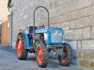 Søger en minitraktor eller smalsporet traktor
