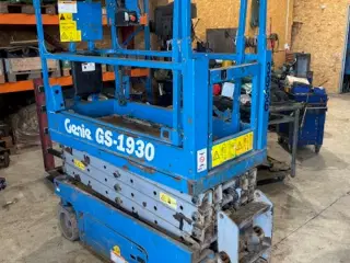 Genie GS-1930 7.8 M LIFT
