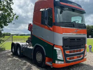 Volvo FH 500 6x4 med tandemløft og aftagelig HMF 1150 kran+ 2 strengs hydraulik. Evt udlejning, ring og forhør